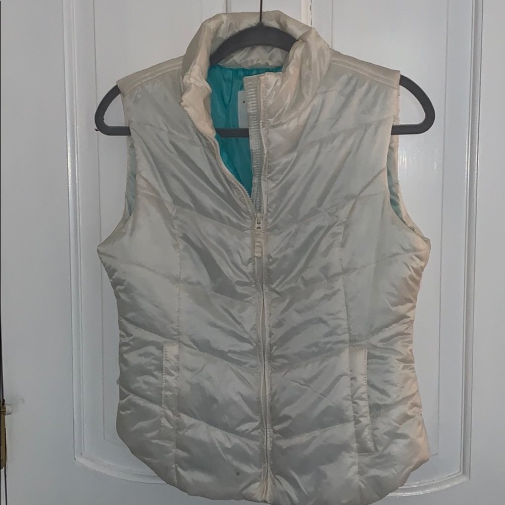 White vest